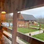 샬레 Zagroda Z Bala Z Basenem & Sauna & Balia Z Hydromasazem Slopnice