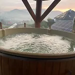 샬레 Zagroda Z Bala Z Basenem & Sauna & Balia Z Hydromasazem *