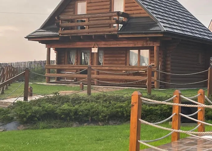 בקתה Zagroda Z Bala Z Basenem & Sauna & Balia Z Hydromasazem Slopnice