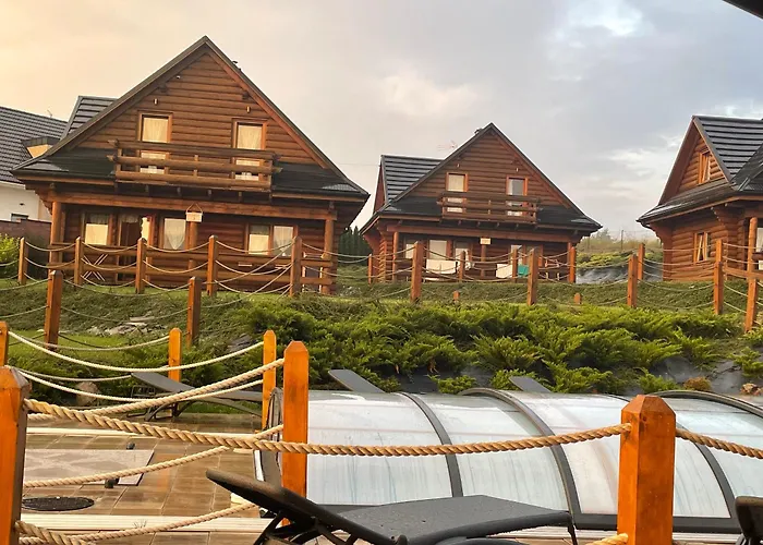 בקתה Zagroda Z Bala Z Basenem & Sauna & Balia Z Hydromasazem *