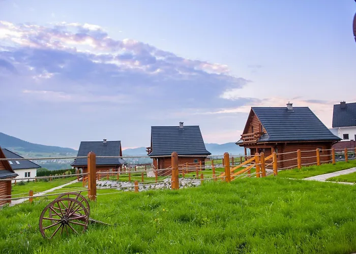 בקתה Zagroda Z Bala Z Basenem & Sauna & Balia Z Hydromasazem